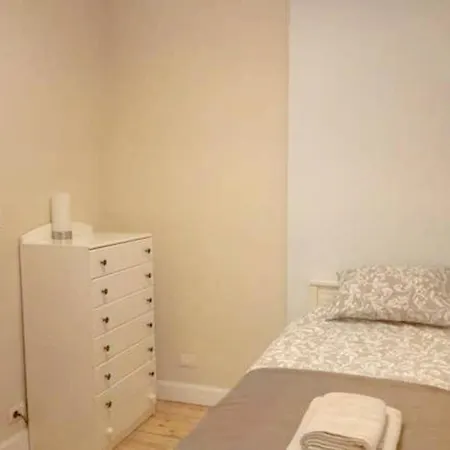 Apartman With 3 Bedrooms In Bilbo With Wifi