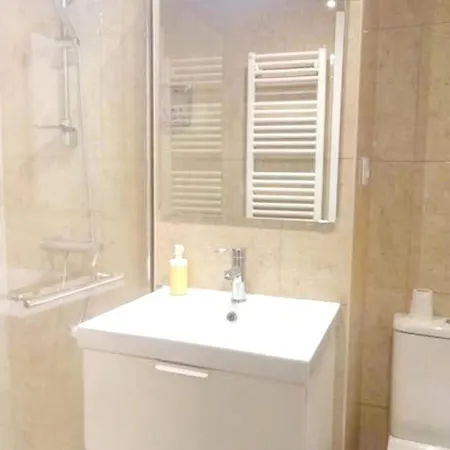 With 3 Bedrooms In Bilbo With Wifi Apartman *