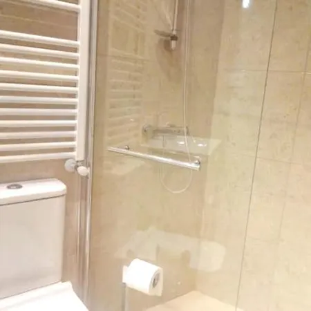 Apartman With 3 Bedrooms In Bilbo With Wifi *