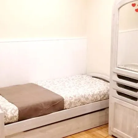 With 3 Bedrooms In Bilbo With Wifi Apartman *