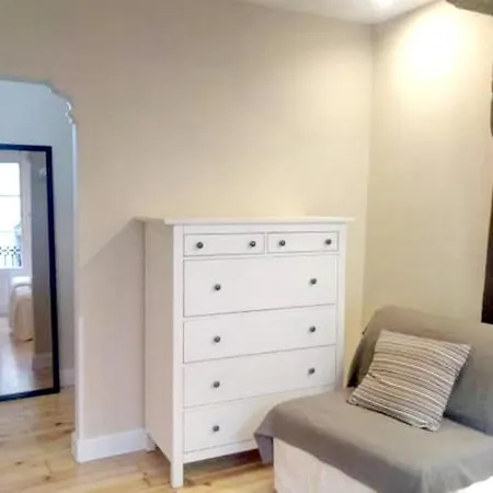 Apartment With 3 Bedrooms In Bilbo With Wifi